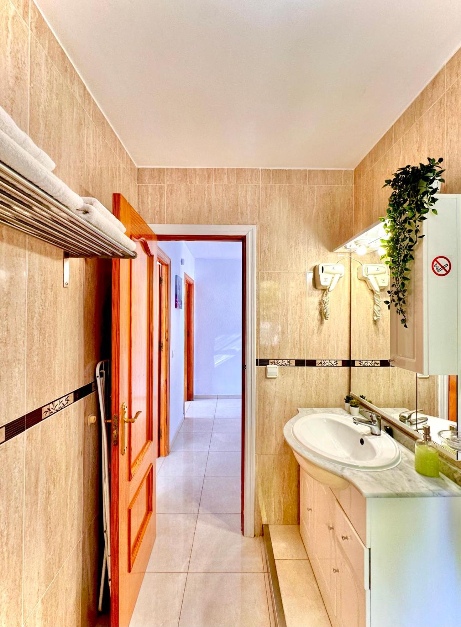 Apartamentos J&K Torremolinos Eksteriør billede